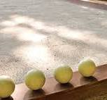 jeu de boules baan in de tuin